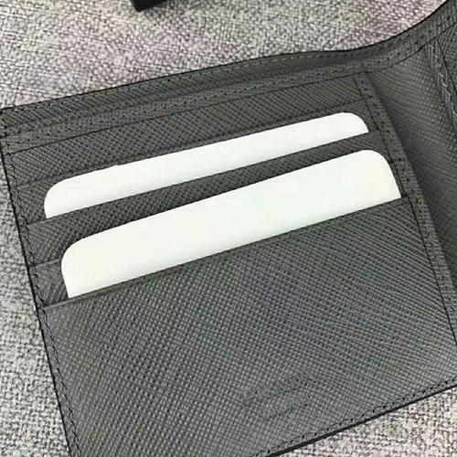 プラダ財布内部構造